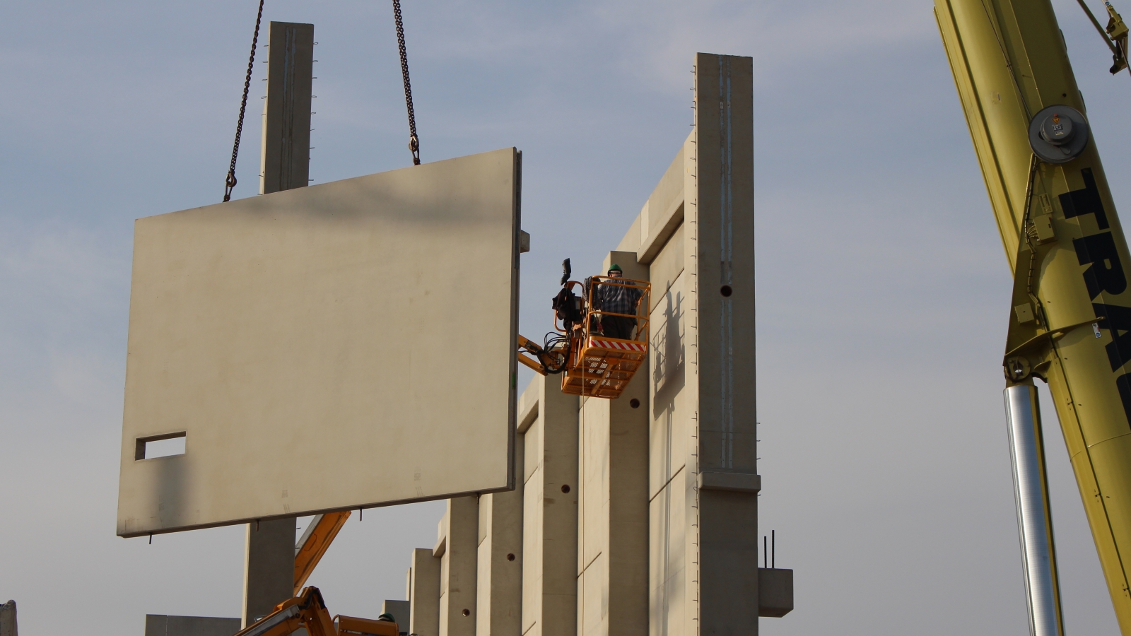 Deutz Fahr-Land Baustelle Seitenwand Beton