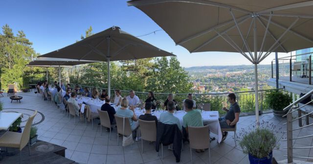 Genialer Tagesabschluss mit Blick von oben auf unsere Baustelle 🥂🍷