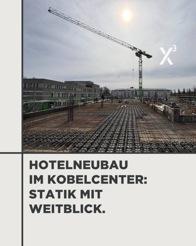 Statik mit Weitblick. Beim Neubau des modernen Hotels mit 4 Obergeschossen und Tiefgarage im Kobelcenter Augsburg setzen wir auf intelligente Konstruktionen. Durch den Einsatz von Hohlkörperdecken senken wir das Eigengewicht, sparen Beton und verbessern so Umweltbilanz & Wirtschaftlichkeit. Die sichtbaren V-Stützen im Erdgeschoss formen das architektonische Statement des Gebäudes – klar, kraftvoll, funktional.

Ein Projekt, das Statik, Nachhaltigkeit und architektonischen Anspruch verbindet.

Mehr zu unseren Projekten: www.statix.de/projekte [Link in Bio]

#statix #statik #ingenieur #kobelcenter #hohlkörperdecke #architekturstruktur