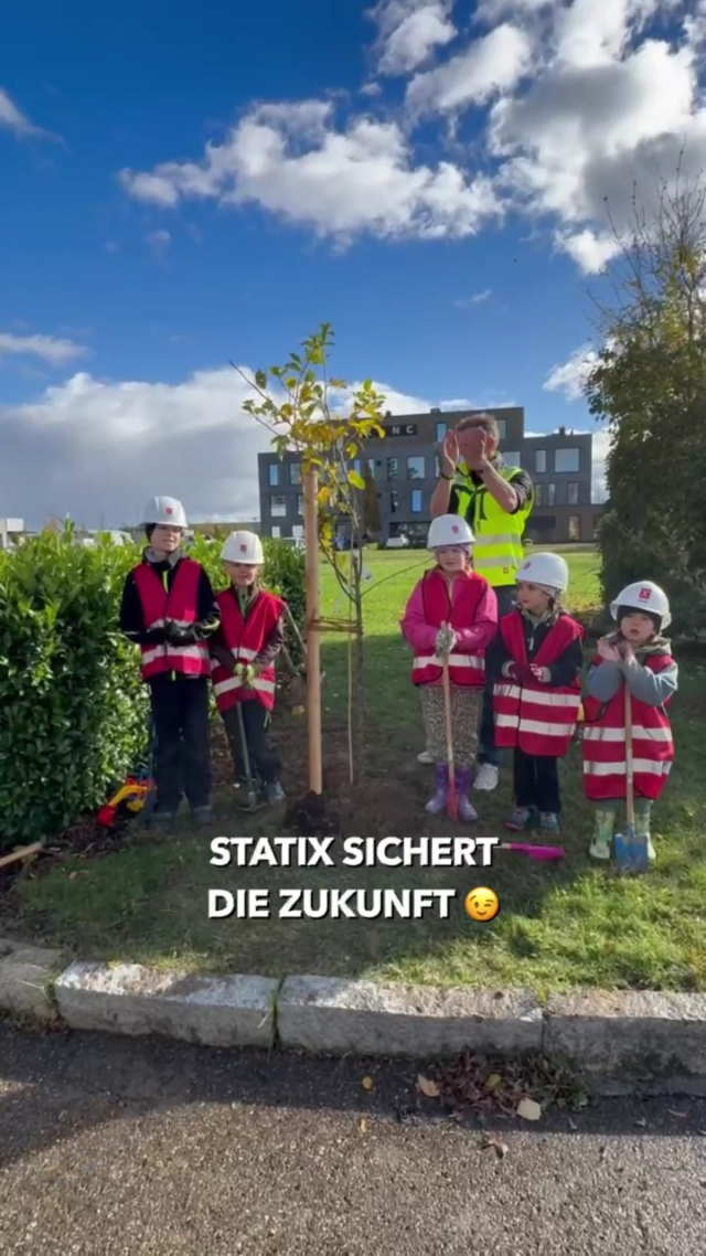 Statix sichert die Zukunft 😉 „Holzbau“ für eine nachhaltige Zukunft
Danke an @zebrano_objekteinrichtungen _objekteinrichtungen für die Nominierung zur #baumpflanzchallenge !
Jetzt wird’s ernst für:
👉 @asx_eu 
👉 @koch.kollegen.stb
👉 @xlnc_sports 
⏳ Ihr habt 10 Tage Zeit.
#statix #leipheim #holzbau #nachhaltigkeit #wirbauenmitzukunft #umweltschutz
